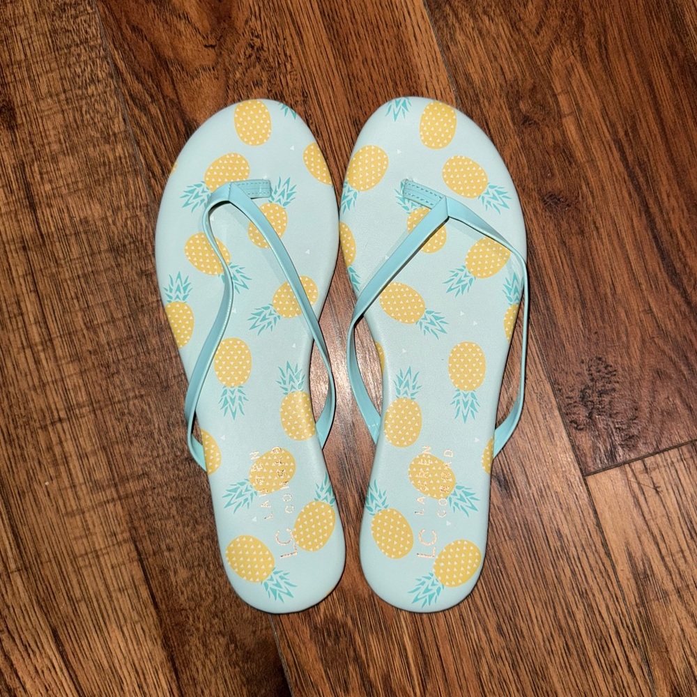 LC Lauren Conrad Pineapple Flip Flops Blue Size 6